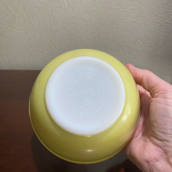 Vintage 1950’s, Pyrex, Small Yellow Nesting Bowl - Picture 3 of 6
